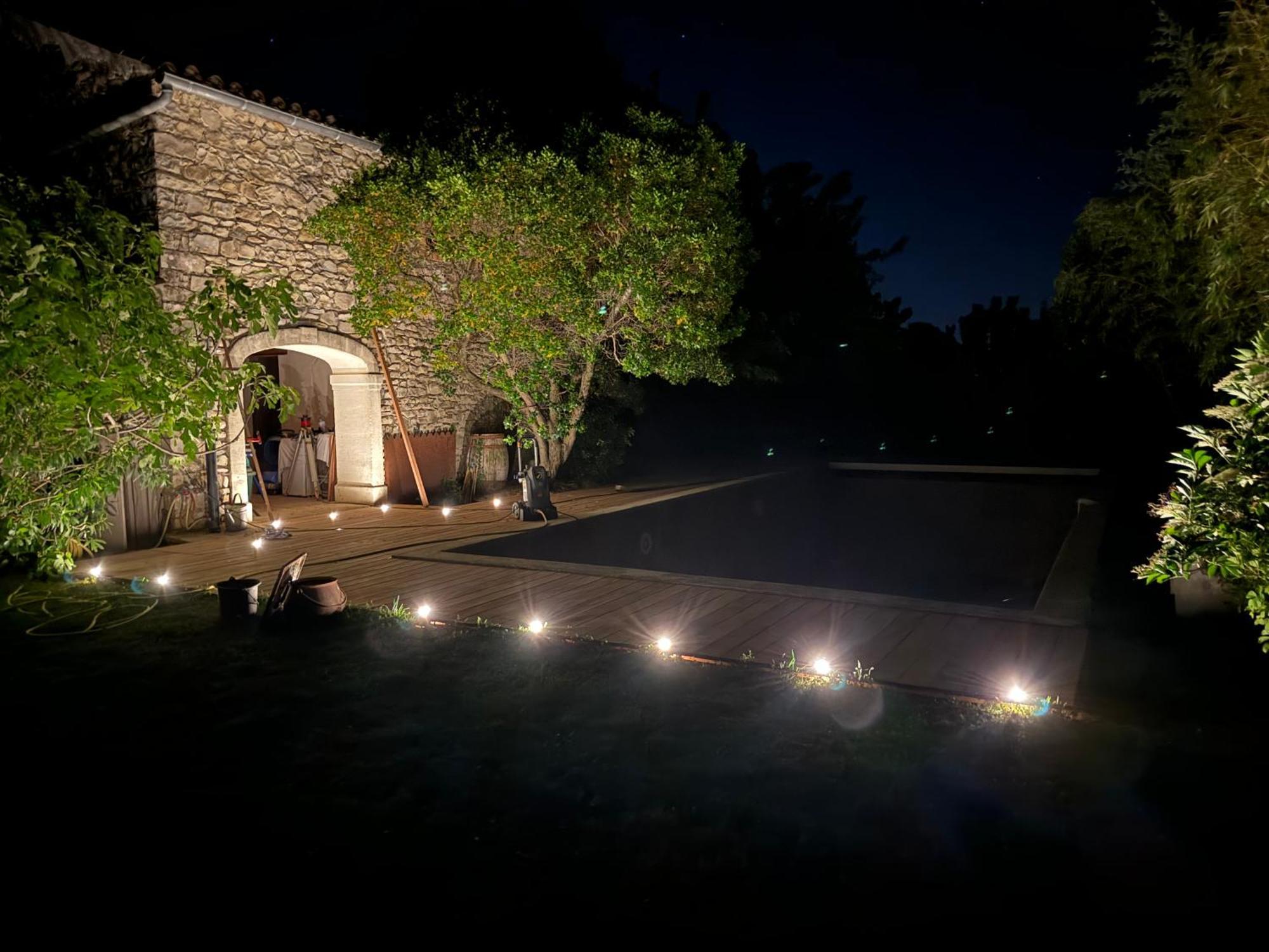 Le Coing Des Vignes Bed & Breakfast Mauressargues Eksteriør bilde